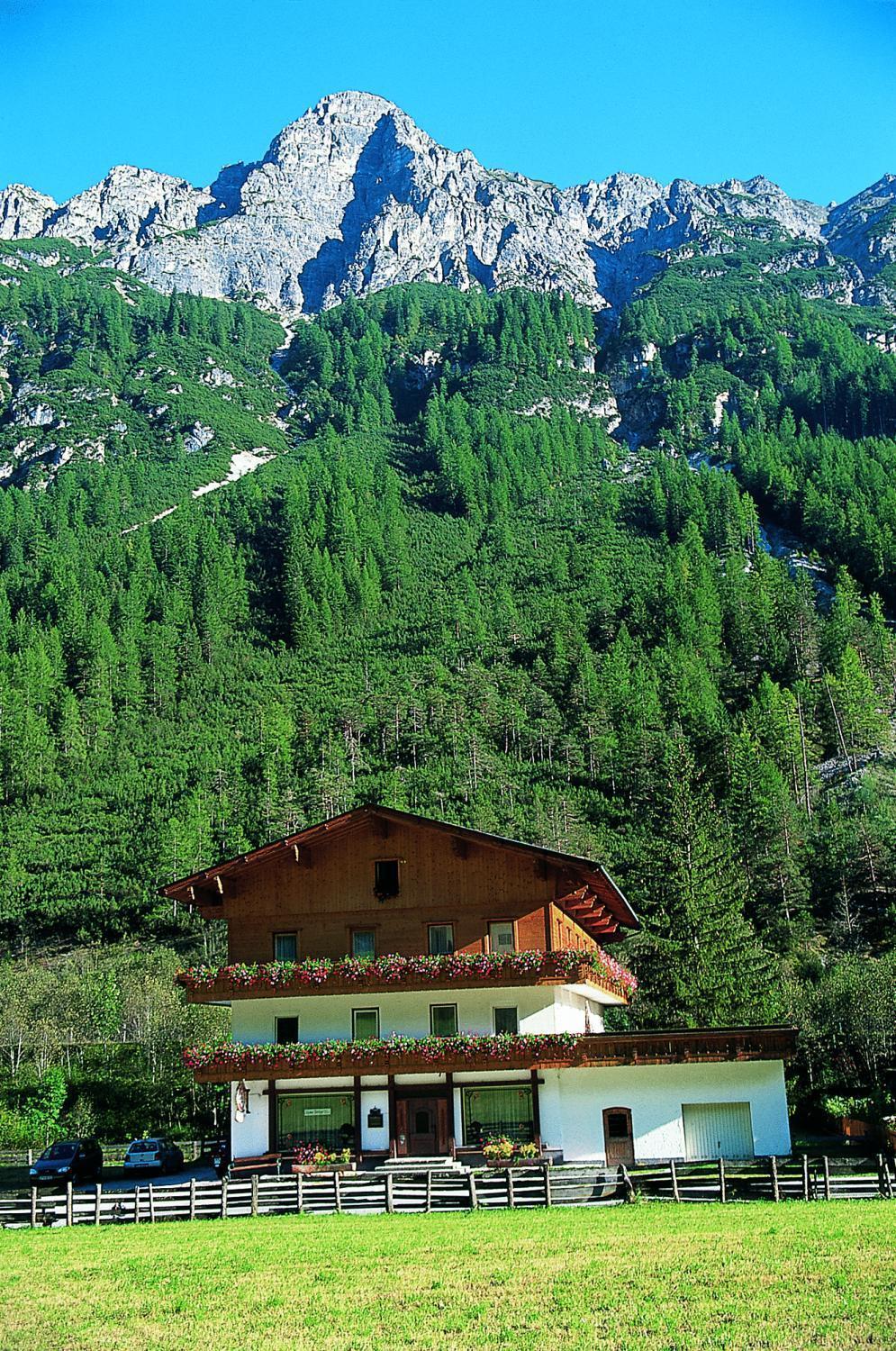 Pension Nina & Gasthof Alpenrose Gschnitz ภายนอก รูปภาพ