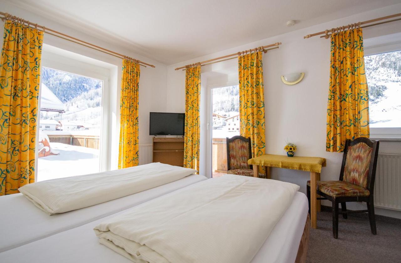 Pension Nina & Gasthof Alpenrose Gschnitz ภายนอก รูปภาพ