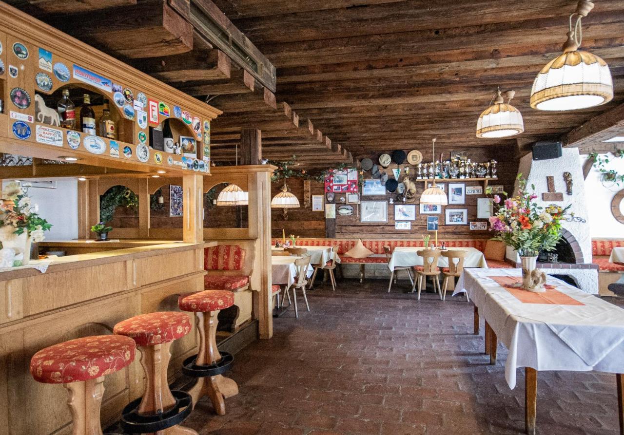 Pension Nina & Gasthof Alpenrose Gschnitz ภายนอก รูปภาพ