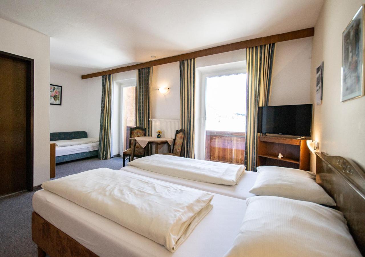 Pension Nina & Gasthof Alpenrose Gschnitz ภายนอก รูปภาพ